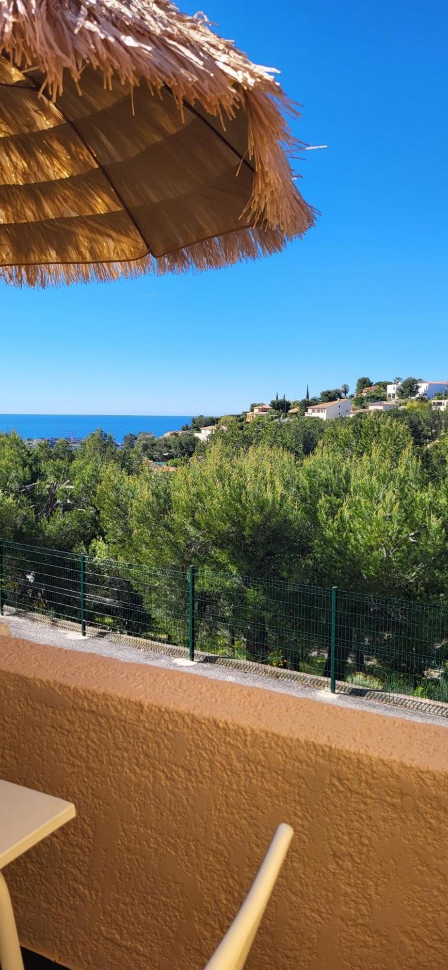 Appartement En Residence Avec Piscine Bandol Eksteriør bilde